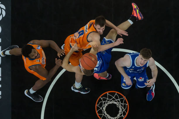 防守同样精 防守同样精