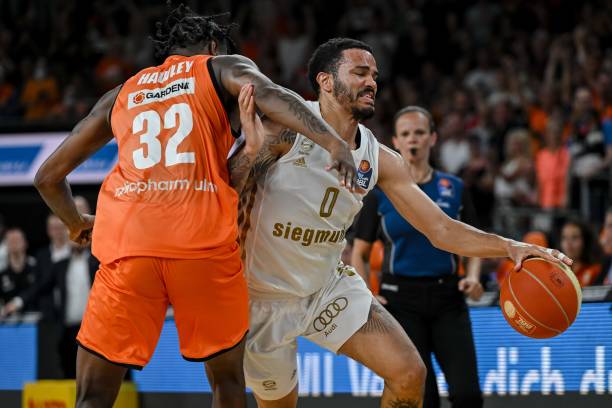 并配上更详 并配上更详